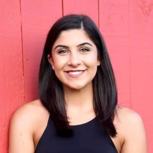 Meet your Posher, Mia